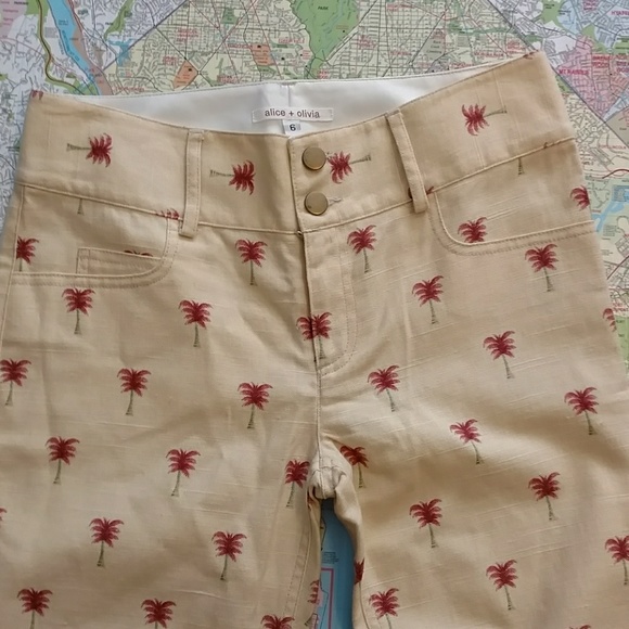 Alice + Olivia Palm Tree Print Pant - Picture 4 of 7